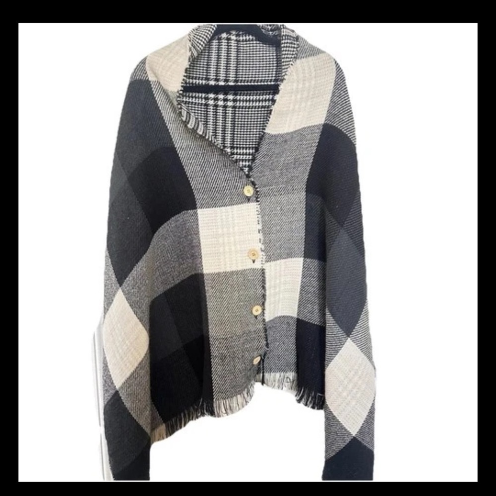 NWT Demdaco Layering Reversible Wrap-Cozy Classic Prep-One Size Versatile Shawl
